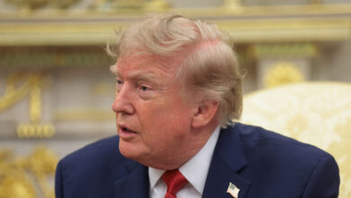 Η-δημοτικότητα-Τραμπ-κατρακύλησε-στο-33%-–-Το-χαμηλότερο-ποσοστό-και-των-δυο-θητειών-του