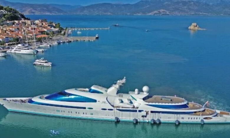Στο-Ναύπλιο-το-super-yacht-«yas»-141-μέτρων-της-βασιλικής-οικογένειας-των-Ηνωμένων-Αραβικών-Εμιράτων