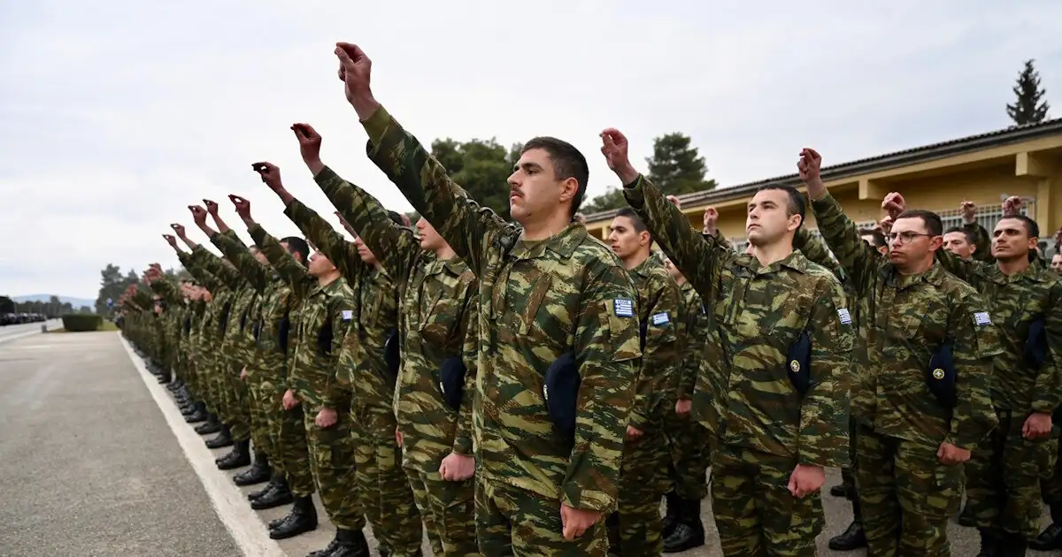 Αλλαγές-στη-στρατιωτική-θητεία-για-τους-18χρονους-–-Τι-ισχύει-για-τις-αναβολές