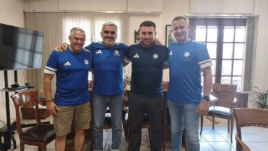 Ο-Αβραμόπουλος-φόρεσε-τη-φανέλα-της-fc-hellas-Μονάχου