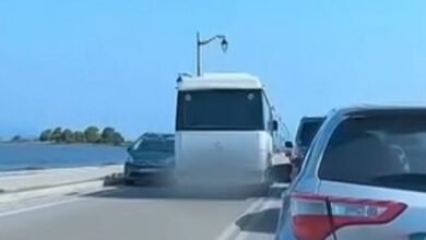 Παραλίγο-τραγωδία-στη-Λευκάδα:-Οδηγός-λεωφορείου-έκανε-παράνομη-προσπέραση-στη-γέφυρα