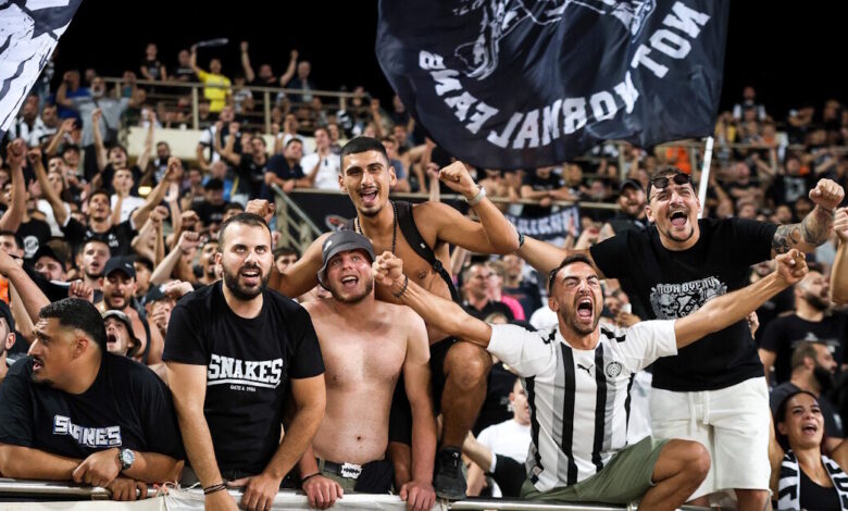 ΟΦΗ:-Οι-ποδοσφαιριστές-του-Κόντη-πήγαν-μπροστά-στην-«καυτή»-εξέδρα-και-αποθεώθηκαν-από-τους-οπαδούς-στο-Παγκρήτιο