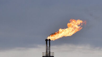 Άλμα-άνω-του-5%-στο-brent-από-την-αρχή-της-εβδομάδας,-με-τις-διαπραγματεύσεις-ΗΠΑ-Ιράν-σε-τέλμα