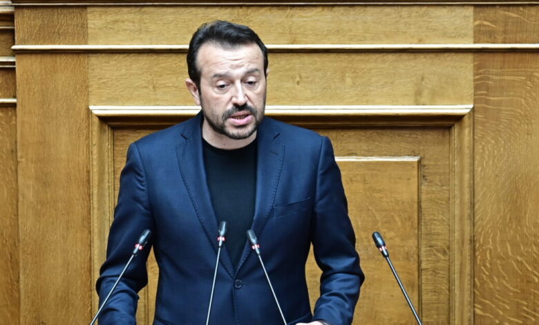 Πυρά-Παππά-κατά-της-κυβέρνησης:-«Ένα-ευρώ-στην-κοινωνία,-επτά-στους-δανειστές»