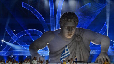 Τελετή-Έναρξης-Μεσογειακών-Αγώνων:-Η-εντυπωσιακή-είσοδος-της-ελληνικής-αποστολής-στην-τελετή-έναρξης