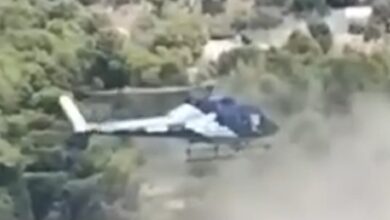 Σπέτσες:-Συνελήφθη-επιβάτης-του-ελικοπτέρου-που-προσγειώθηκε-στην-παραλία-–-Πέταξε-σακουλάκι-με-ναρκωτικά