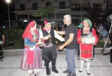 Παραδοσιακοί-χοροί-γέμισαν-την-πλατεία-της-Πύλης