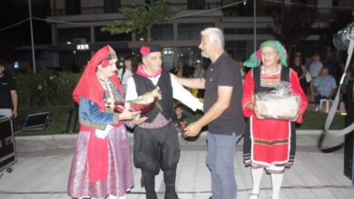 Παραδοσιακοί-χοροί-γέμισαν-την-πλατεία-της-Πύλης