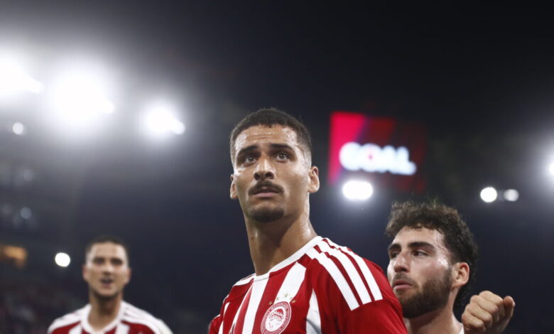 Πρεμιέρα-στη-super-league-με-νίκες-για-το-φαβορί:-Ολυμπιακός-–-Ατρόμητος-1-0,-ΑΕΚ-–-Ηρακλής-4-0-και-Καλαμάτα-–-Άρης-2-3