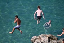 Ο-καύσωνας-επιμένει-με-40άρια-και-υγρασία-–-Αφόρητη-ζέστη-μέχρι-τα-μέσα-της-εβδομάδας