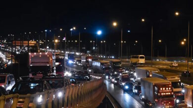 Επιστροφή-αδειούχων-Αυγούστου:-Μποτιλιάρισμα-στις-εισόδους-για-Αθήνα-και-Θεσσαλονίκη,-αυξημένη-κίνηση-στον-Πειραιά