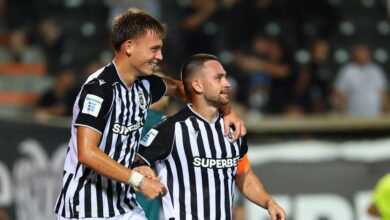 super-league:-Σαρωτική-πρεμιέρα-για-ΑΕΚ-και-ΠΑΟΚ,-δύσκολη-νίκη-για-Ολυμπιακό-–-Δείτε-φάσεις-και-γκολ