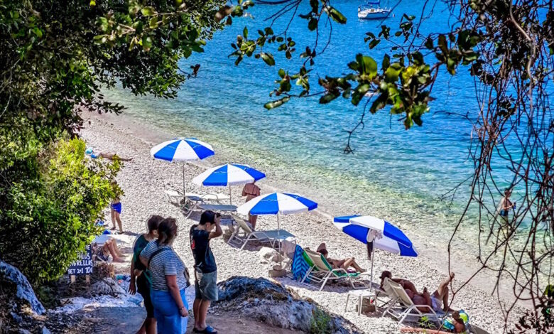 Καιρός:-Σε-κλοιό-καύσωνα-η-χώρα-με-θερμοκρασίες-έως-42-βαθμούς-–-Σε-«red-code»-για-πυρκαγιά-11-περιοχές