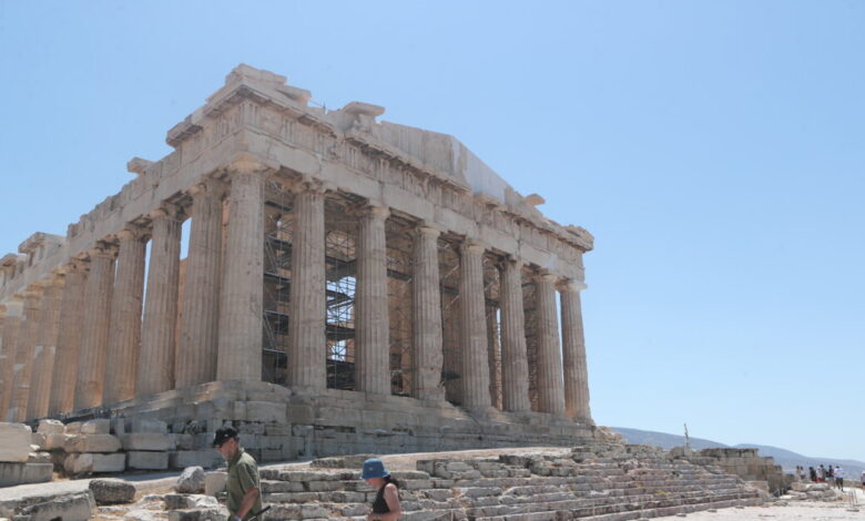 Από-τις-τουαλέτες-στα-πωλητήρια:-Μέτωπο-της-ΕΛΑΣ.-για-την-Ακρόπολη