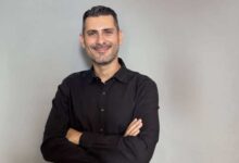 Ο-πρώτος-Κωφός-διδάκτορας-στις-Θεωρητικές-Επιστήμες-στην-Ελλάδα-από-το-Πανεπιστήμιο-Θεσσαλίας