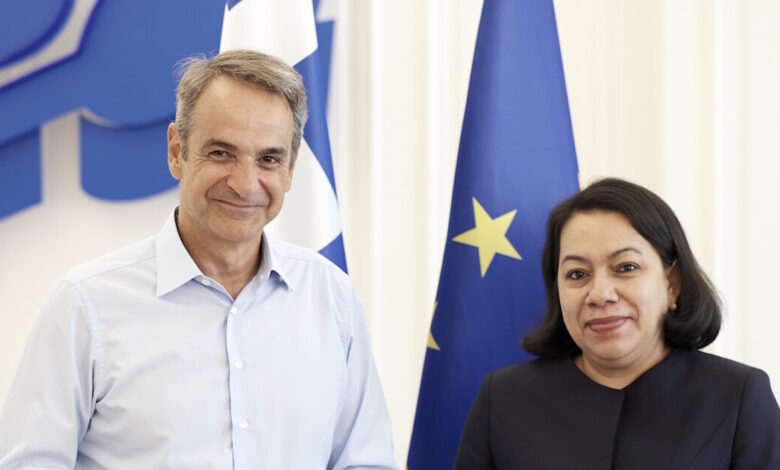 Συνάντηση-Μητσοτάκη-με-την-υποψήφια-για-το-αξίωμα-του-νέου-γενικού-γραμματέα-του-ΟΗΕ