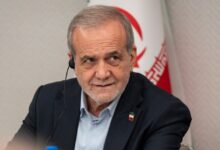 Πεζεσκιάν-σε-ΗΠΑ:-Δεν-θα-καταφέρετε-«τίποτα»-με-την-οικονομική-πίεση-στο-Ιράν,-αποκαταστήσαμε-τις-ζημιές-στα-οπλικά-μας-συστήματα