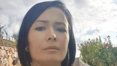 Γυναικοκτονία-στη-Ροδόπη:-Η-44χρονη-πέθανε-μέσα-σε-5-λεπτά-–-Το-μαχαίρι-του-53χρονου-έφτασε-από-τον-λαιμό-της-στον-πνεύμονα