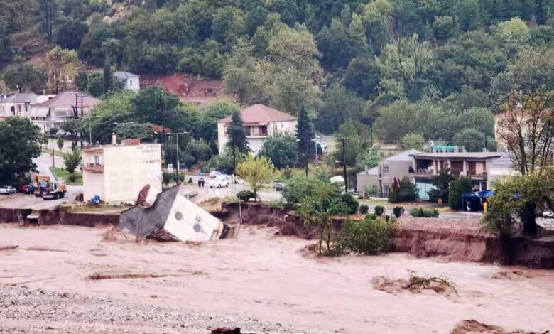 Μουζάκι:-Κατεδαφίζονται-επικίνδυνα-κτίρια-από-τις-πλημμύρες-του-2023