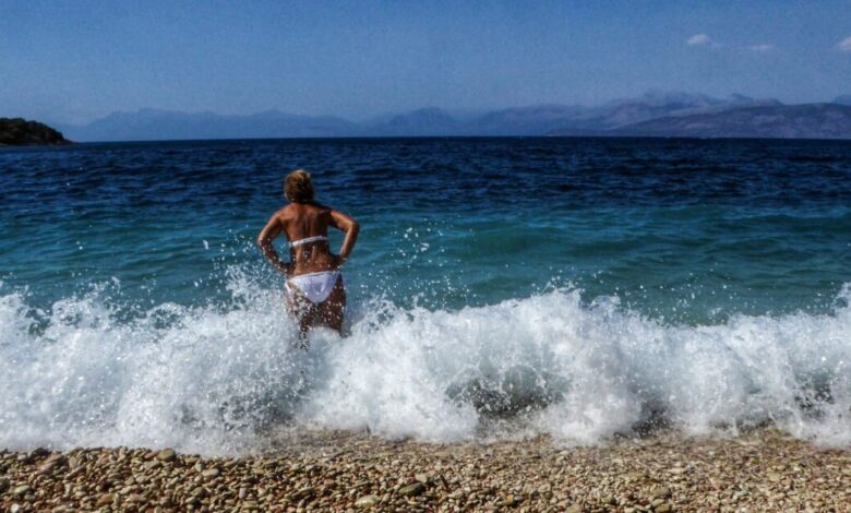 Καιρός-αύριο:-Καύσωνας-με-39άρια,-καταιγίδες-στα-βορειοανατολικά-και-8-μποφόρ