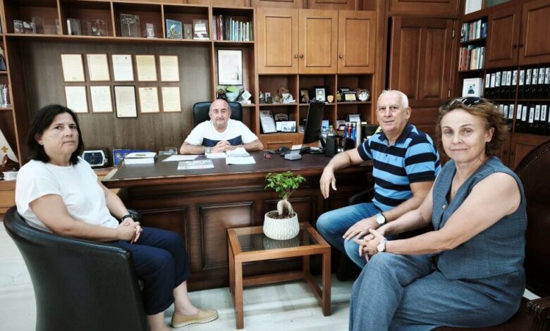 Συνάντηση-Σακκά-–-Τρικάλη-για-θέματα-πρωτοβάθμιας-εκπαίδευσης