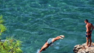 Καιρός-σήμερα:-Στους-39-η-θερμοκρασία,-δυναμώνουν-τα-μελτέμια-στο-Αιγαίο