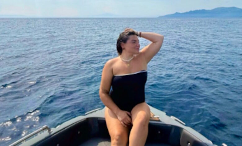 Η-Δανάη-Μπάρκα-ποζάρει-με-μαγιό-σε-βόλτα-της-με-σκάφος-–-«Πόσο-καθόλου-αυτονόητα-είναι-αυτά-που-έχουμε»