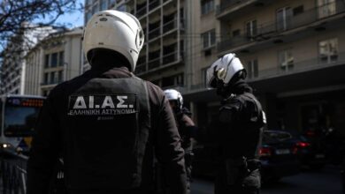 Συμπλοκή-στα-Ταμπάκικα-με-τραυματισμούς-τριών-αστυνομικών-–-Πατέρας,-γιος-και-φίλος-τους-αρνήθηκαν-τον-έλεγχο