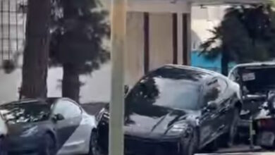 Απίστευτη-σκηνή-στο-Λος-Άντζελες:-Οδηγός-porsche-γκαζώνει-και-ξεφεύγει-από-γερανό-της-Τροχαίας