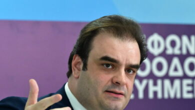 Ο-Πιερρακάκης-δίνει-«όλες-τις-απαντήσεις»-για-τον-«κουμπαρά»-της-νέας-γενιάς