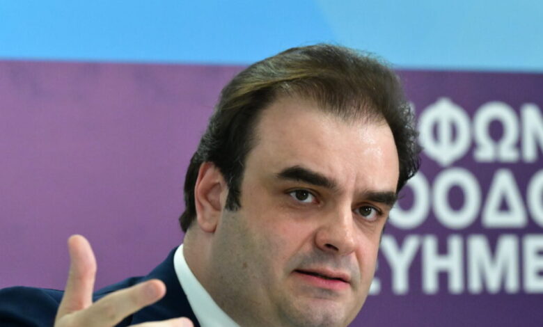 Ο-Πιερρακάκης-δίνει-«όλες-τις-απαντήσεις»-για-τον-«κουμπαρά»-της-νέας-γενιάς