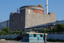 Ρωσία:-2-νεκροί-στρατιώτες-μετά-από-ουκρανική-επίθεση-σε-βυτιοφόρα-κοντά-στον-πυρηνικό-σταθμό-της-Ζαπορίζια