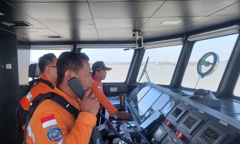 Ινδονησία:-Έξι-νεκροί-και-130-αγνοούμενοι-από-τη-βύθιση-πλοίου-–-Έχουν-διασωθεί-113-επιβάτες