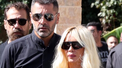 Γιώργος-Μαζωνάκης:-Η-Πάολα-στο-λαϊκό-προσκύνημα-–-Μαζί-της-ο-πρώην-σύζυγος-και-ο-νυν-σύντροφός-της