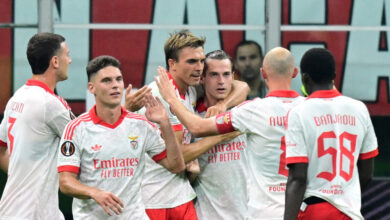 europa-league:-Η-Μπενφίκα-του-Παυλίδη-«άλωσε»-με-2-0-την-έδρα-της-Μίλαν-–-Τα-πρώτα-αποτελέσματα-και-η-βαθμολογία-στη-league-phase
