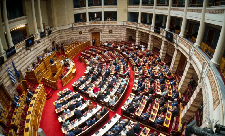 Αίρεται-η-ασυλία-της-Ζωής-Κωνσταντοπούλου-και-του-Δημήτρη-Αβραμόπουλου