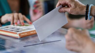 Δημοσκόπηση-mrb:-Στις-9,5-μονάδες-η-διαφορά-ΝΔ-και-ΕΛΑΣ-–-Στο-10,2%-το-ΠΑΣΟΚ,-18%-η-αδιευκρίνιστη-ψήφος