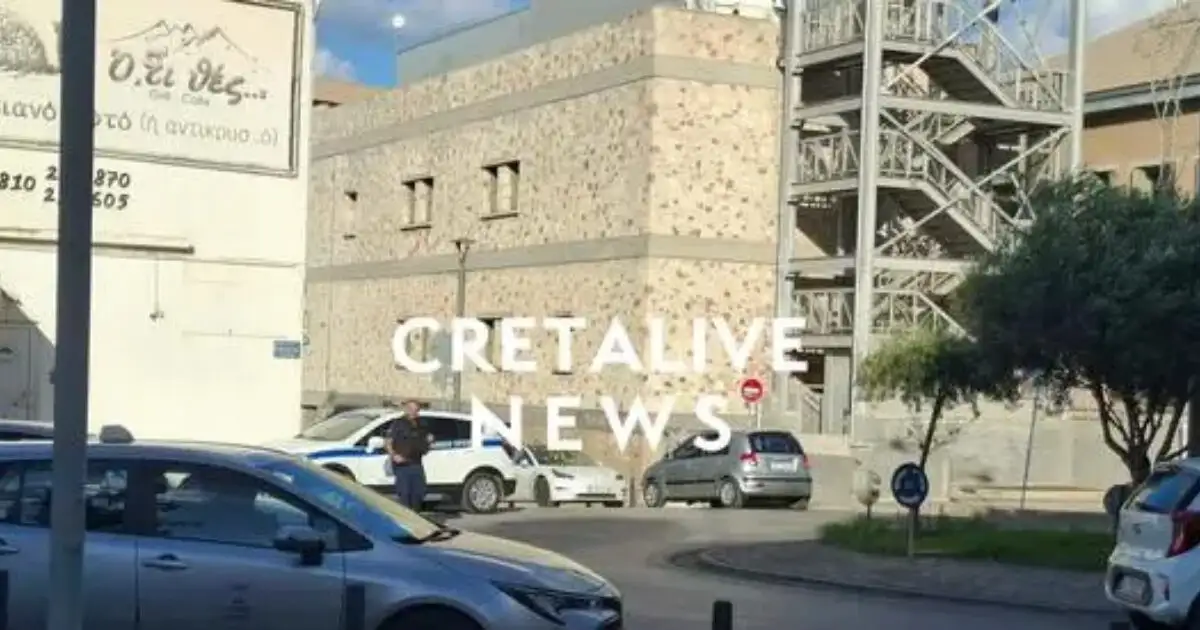 Ηράκλειο:-Μάχη-για-τον-54χρονο-που-έπεσε-από-τα-Ενετικά-Τείχη-–-Τον-επανέφεραν-μετά-από-ανακοπή