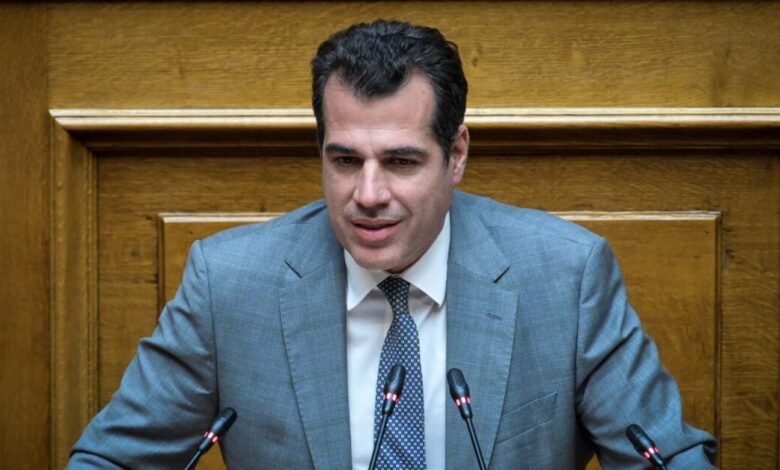 ΠΑΣΟΚ:-Ο-Πλεύρης-να-απαντήσει-γιατί-είπε-ψέματα-για-τη-γνωριμία-του-με-τους-γιατρούς-που-κατηγορούνται-για-τον-θάνατο-του-Γιώργου-Μαζωνάκη