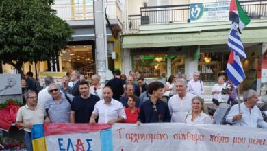 ΕΛΑΣ:-Κατάθεση-λουλουδιών-στη-μνήμη-του-Παύλου-Φύσσα-στο-Κερατσίνι