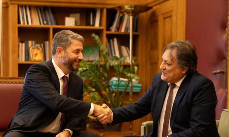 Ο-Νίκος-Ανδρουλάκης-καλωσόρισε-τον-Αλέξανδρο-Αυλωνίτη-στην-ΚΟ-του-ΠΑΣΟΚ-–-«Χαίρομαι-που-θα-ενώσουμε-τις-δυνάμεις-μας-για-την-πολιτική-αλλαγή»