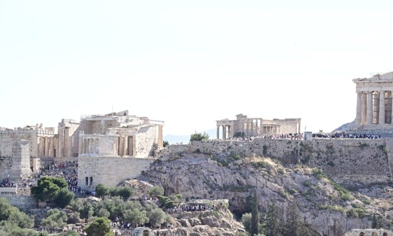 Η-Ελλάδα-«κλέβει»-τους-εκατομμυριούχους-της-Βρετανίας:-Γιατί-οι-ισχυροί-του-χρήματος-κοιτούν-πλέον-προς-Αθήνα