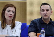 Νέοι-Αντιπεριφερειάρχες-Οικονομικών-ο-Θανάσης-Ξάφος-και-Υγείας-η-Ανδριάνα-Κομήτσα