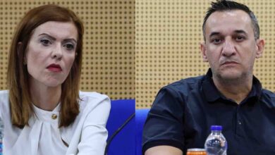 Νέοι-Αντιπεριφερειάρχες-Οικονομικών-ο-Θανάσης-Ξάφος-και-Υγείας-η-Ανδριάνα-Κομήτσα