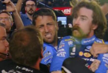 Οδηγοί-του-nascar-πιάστηκαν-στα-χέρια-μετά-από-τη-σύγκρουσή-τους-στην-πίστα