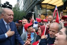 Σόου-Ταγίπ-Ερντογάν-στη-Νέα-Υόρκη:-Υποδοχή-Μεσσία-από-Τούρκους-στα-γραφεία-του-ΟΗΕ