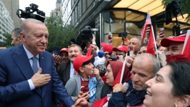Σόου-Ταγίπ-Ερντογάν-στη-Νέα-Υόρκη:-Υποδοχή-Μεσσία-από-Τούρκους-στα-γραφεία-του-ΟΗΕ