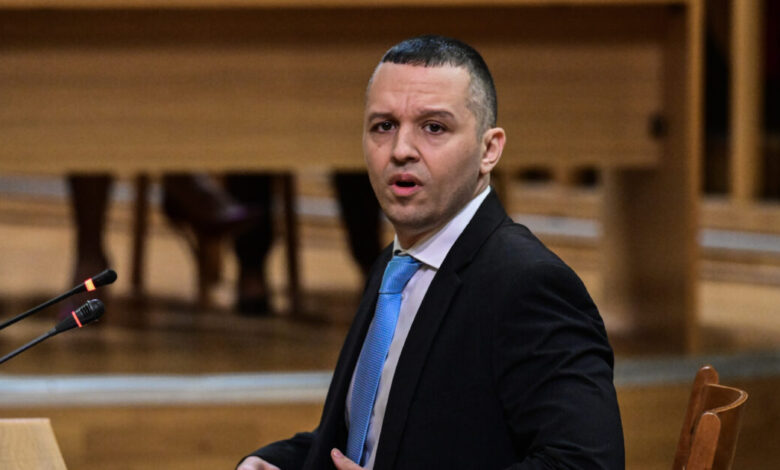 Ο-Κασιδιάρης-αποκτά-φωνή-στη-Βουλή:-Ο-ανεξάρτητος-βουλευτής-Μανούσος-δήλωσε-ότι-ανήκει-στο-κόμμα-«Συμμαχία-Ελλήνων»