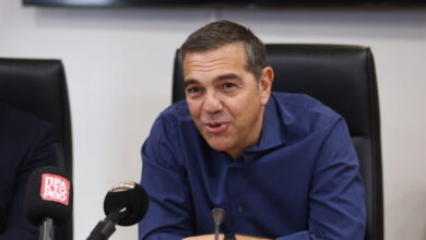 Συγχαρητήρια-επιστολή-Τσίπρα-στην-Ελίφ-Εράλπ-για-τη-νίκη-του-die-linke-στο-Βερολίνο:-«Υπάρχει-και-άλλος-δρόμος-απέναντι-στην-άνοδο-της-Ακροδεξιάς»