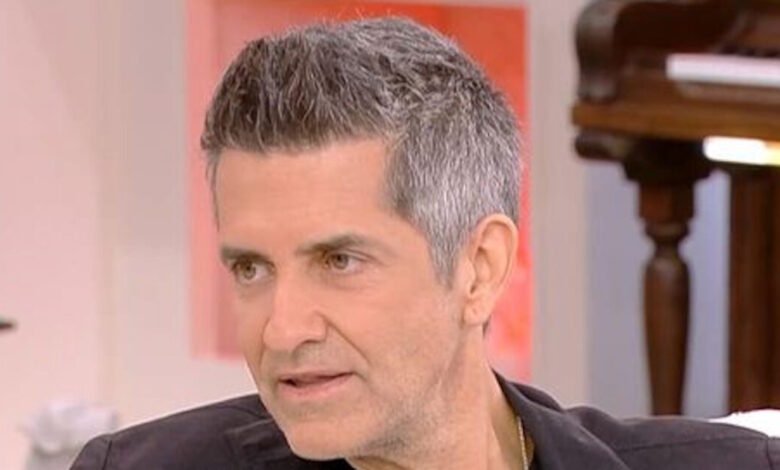 Φοίβος:-Η-Άννα-Βίσση-είναι-η-μεγαλύτερη-τραγουδίστρια-στην-Ελλάδα-–-Ο-Γιώργος-Μαζωνάκης-ήταν-περσόνα
